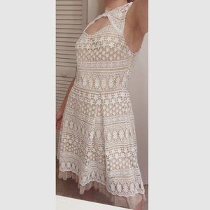 Francesca's sleeveless cream lace dress size M